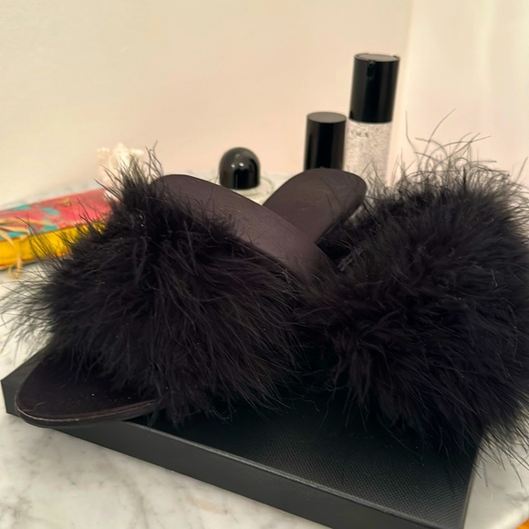 SOLD OUT ZARA MOST WANTED BLACK SLIDES - Picture 2 of 3